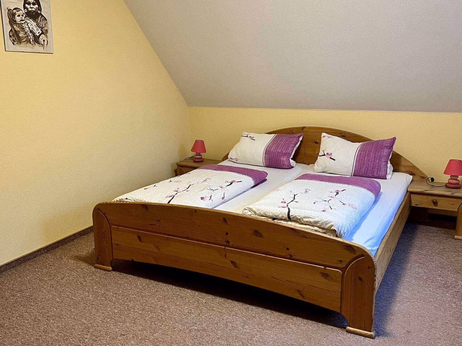 Doppelzimmer mit Doppelbett 3