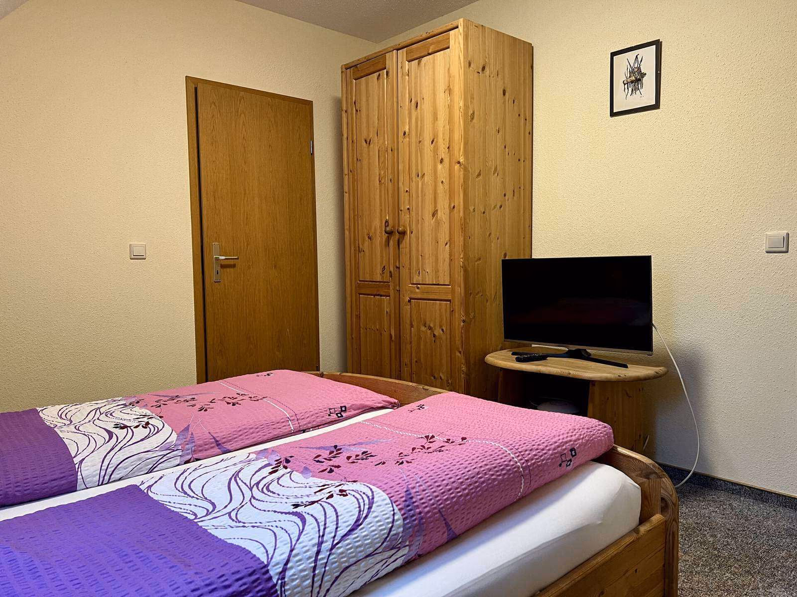 Doppelzimmer mit Doppelbett 4