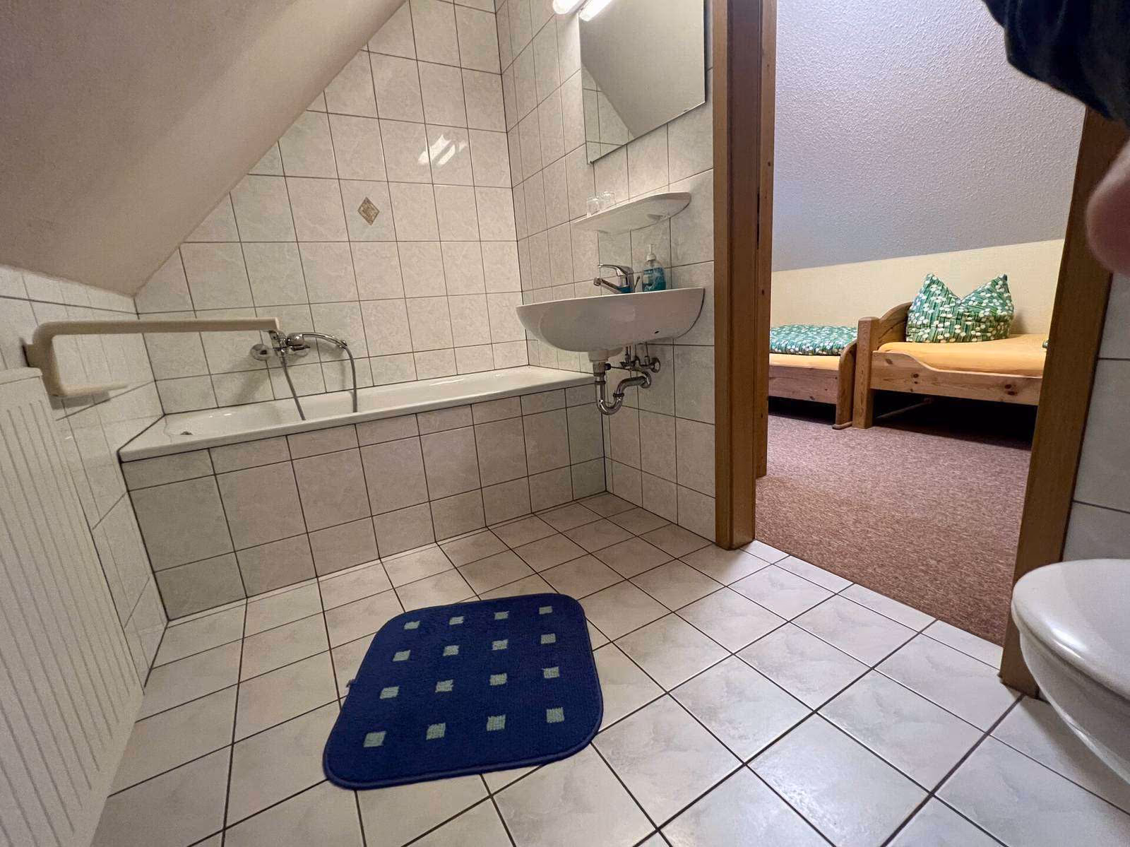 Doppelzimmer mit Einzelbetten 4